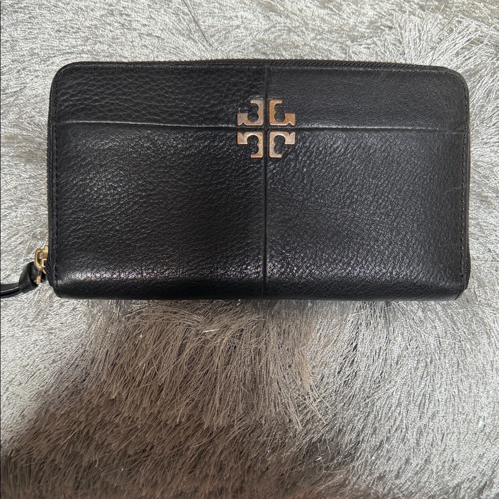 Tory Burch Black Leather Zip Wallet with Gold Logo